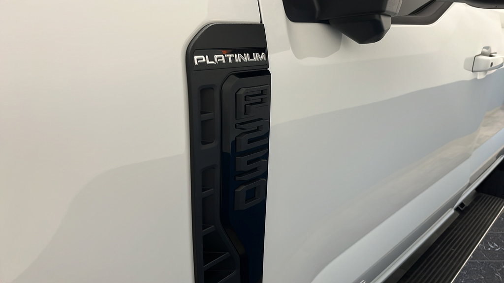 Used 2025 Ford F250 Platinum AWD/4WD image 45