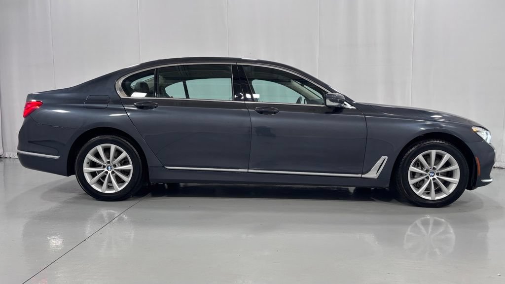 Used 2018 BMW 740i xDrive AWD/4WD image 5
