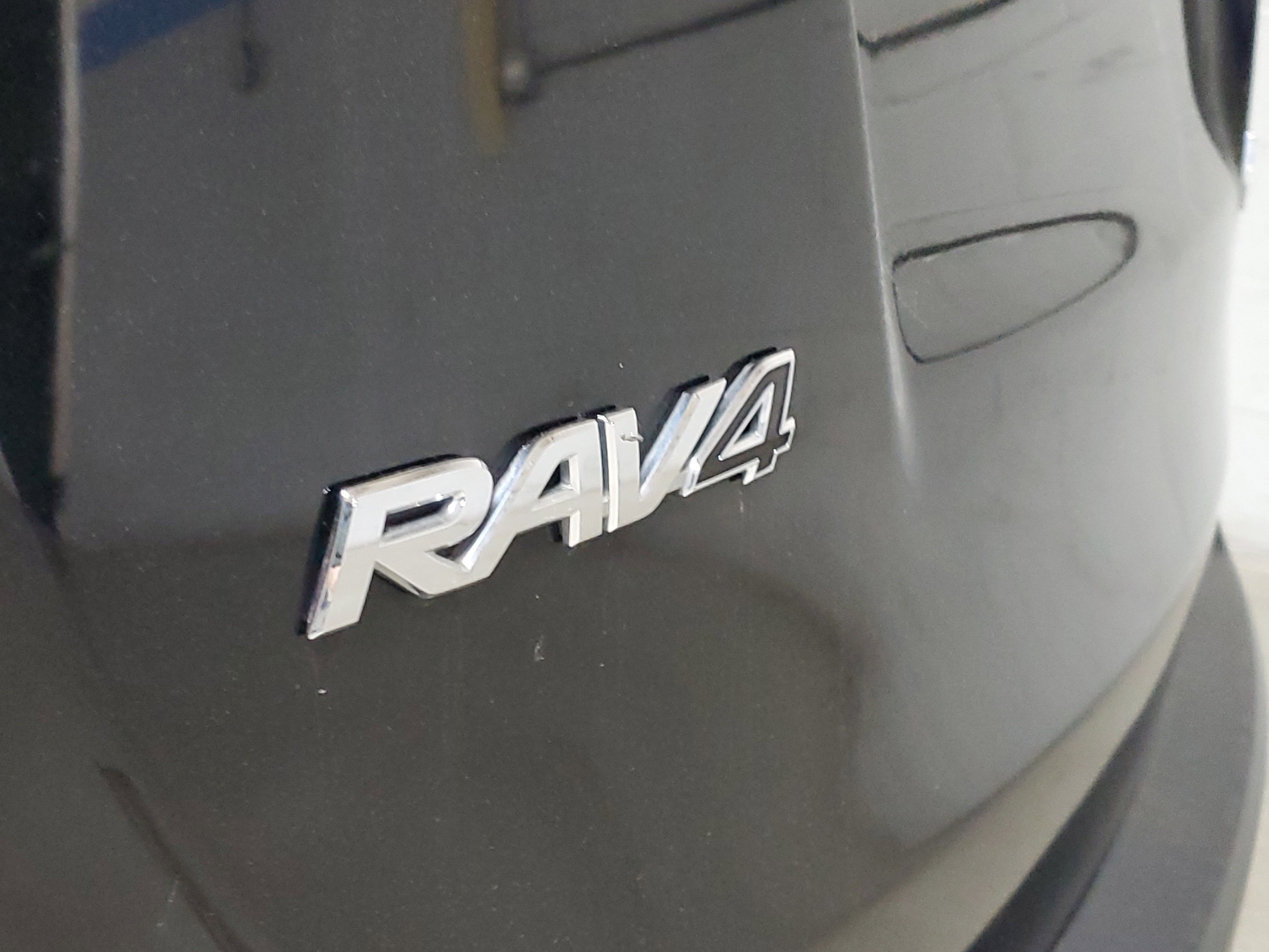 Used 2015 Toyota RAV4 Limited w/ Technology Package AWD/4WD image 7