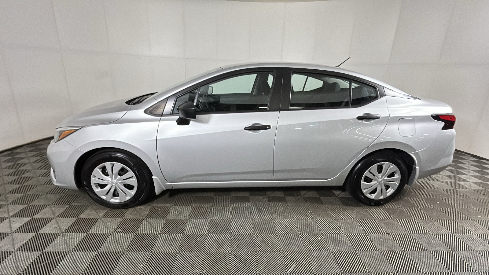 Used 2025 Nissan Versa S w/ Trunk Package FWD image 7
