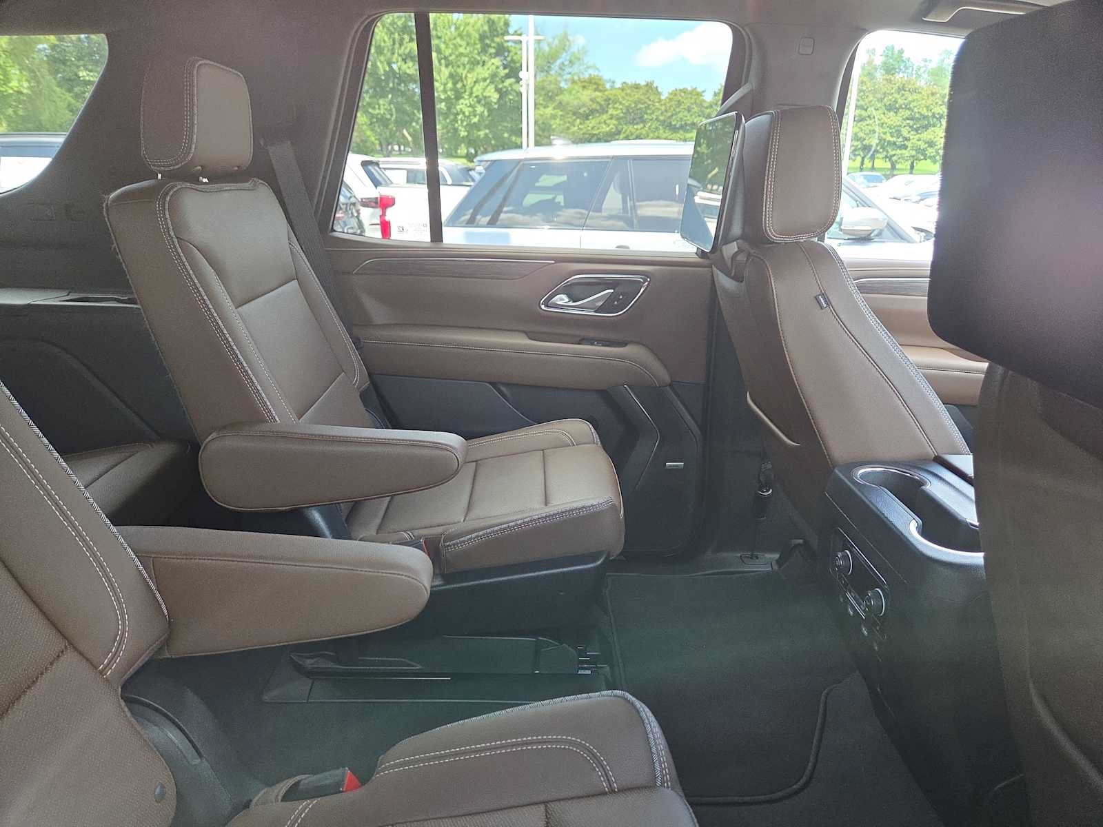 Used 2023 Chevrolet Tahoe High Country AWD/4WD image 9