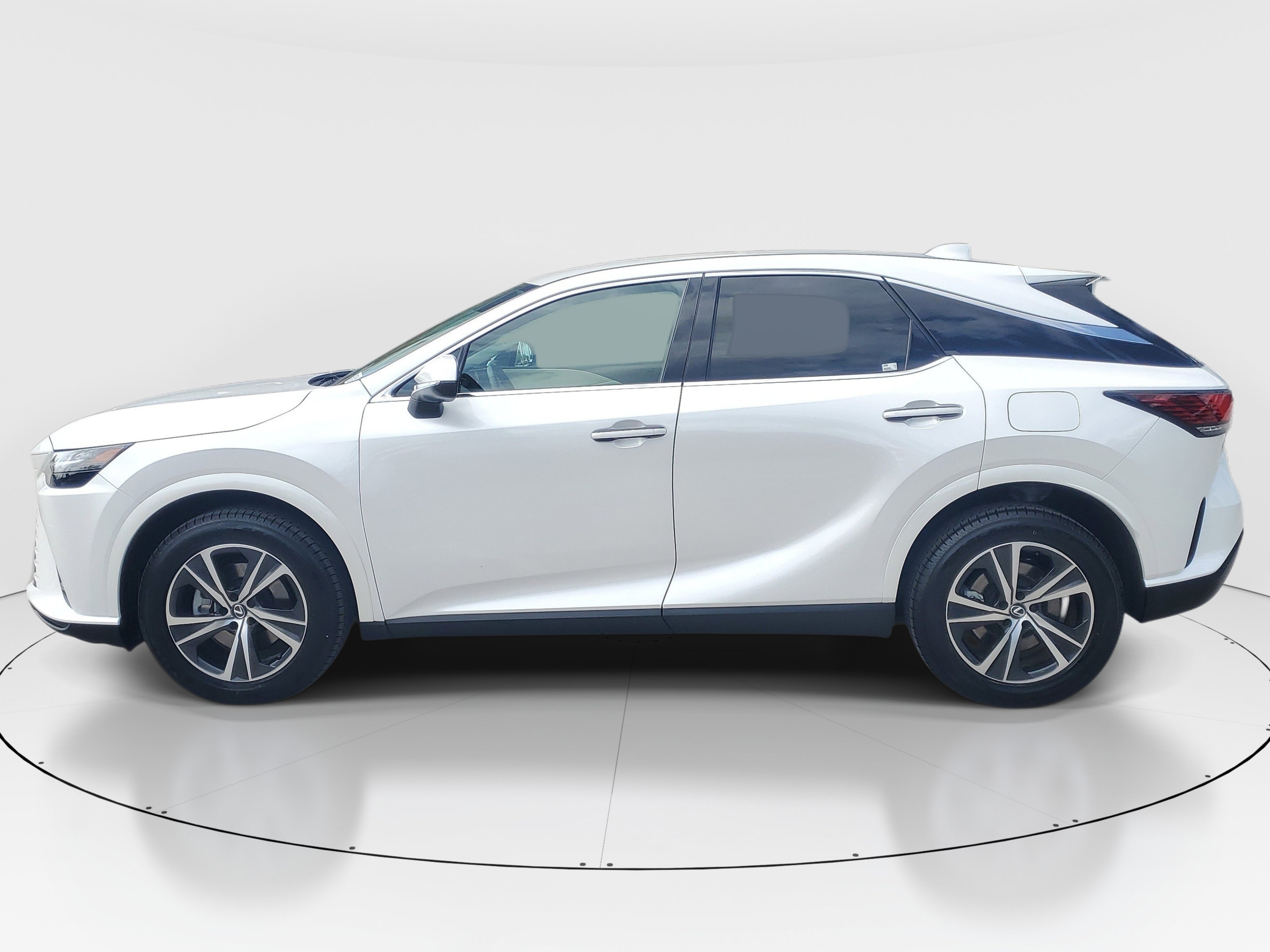 Used 2024 Lexus RX 350 FWD w/ Technology Package image 7
