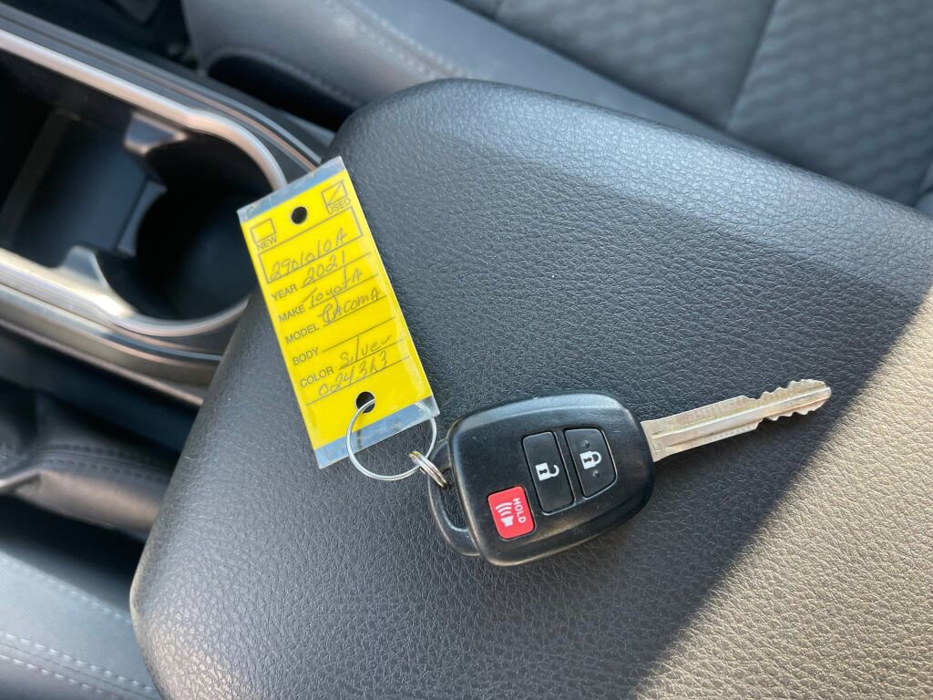 Used 2021 Toyota Tacoma SR image 4