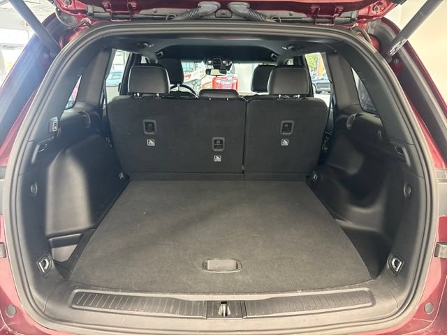 Used 2023 Jeep Grand Cherokee Altitude AWD/4WD image 12