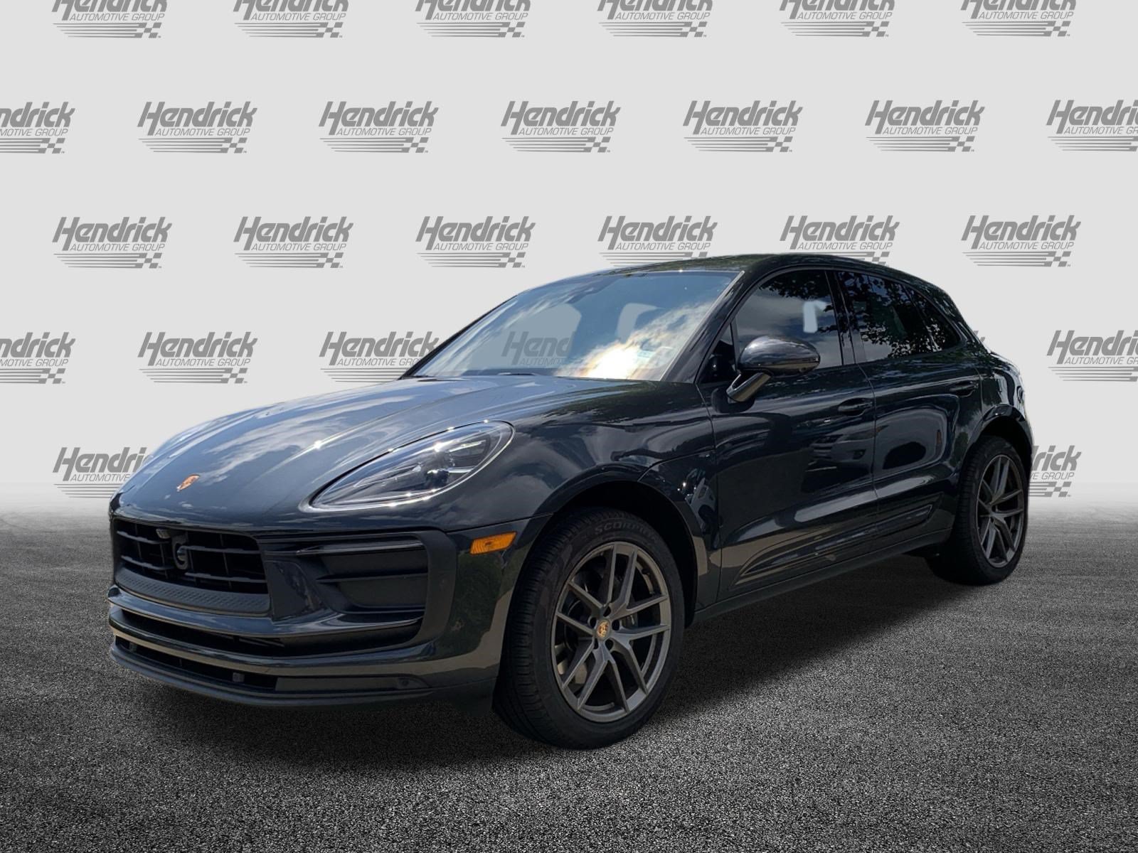 Used 2024 Porsche Macan AWD/4WD image 5