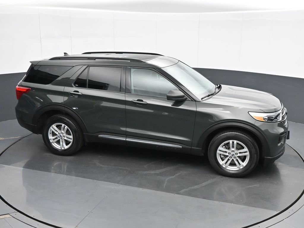 Used 2023 Ford Explorer XLT AWD/4WD image 24