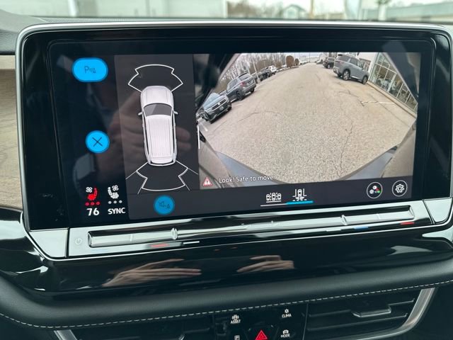 Certified 2025 Volkswagen Atlas SE image 28