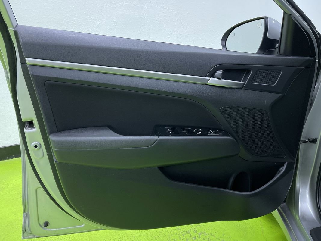 Used 2020 Hyundai Elantra SEL w/ Cargo Package (C1) image 15