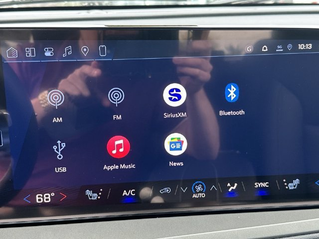 New 2027 Chevrolet Traverse LT FWD image 24