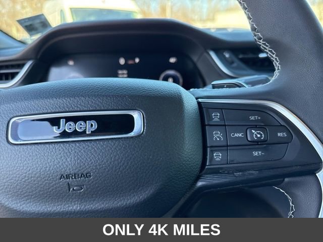 Used 2025 Jeep Grand Cherokee Laredo X image 39