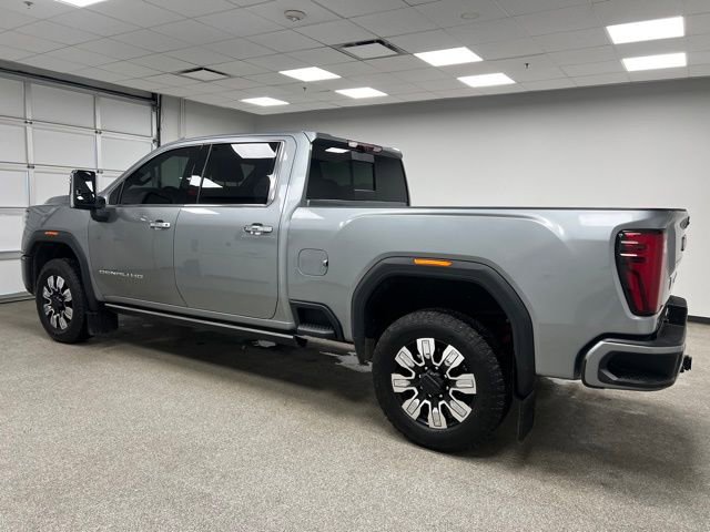 Used 2025 GMC Sierra 3500 Denali w/ Denali Reserve Package AWD/4WD image 7