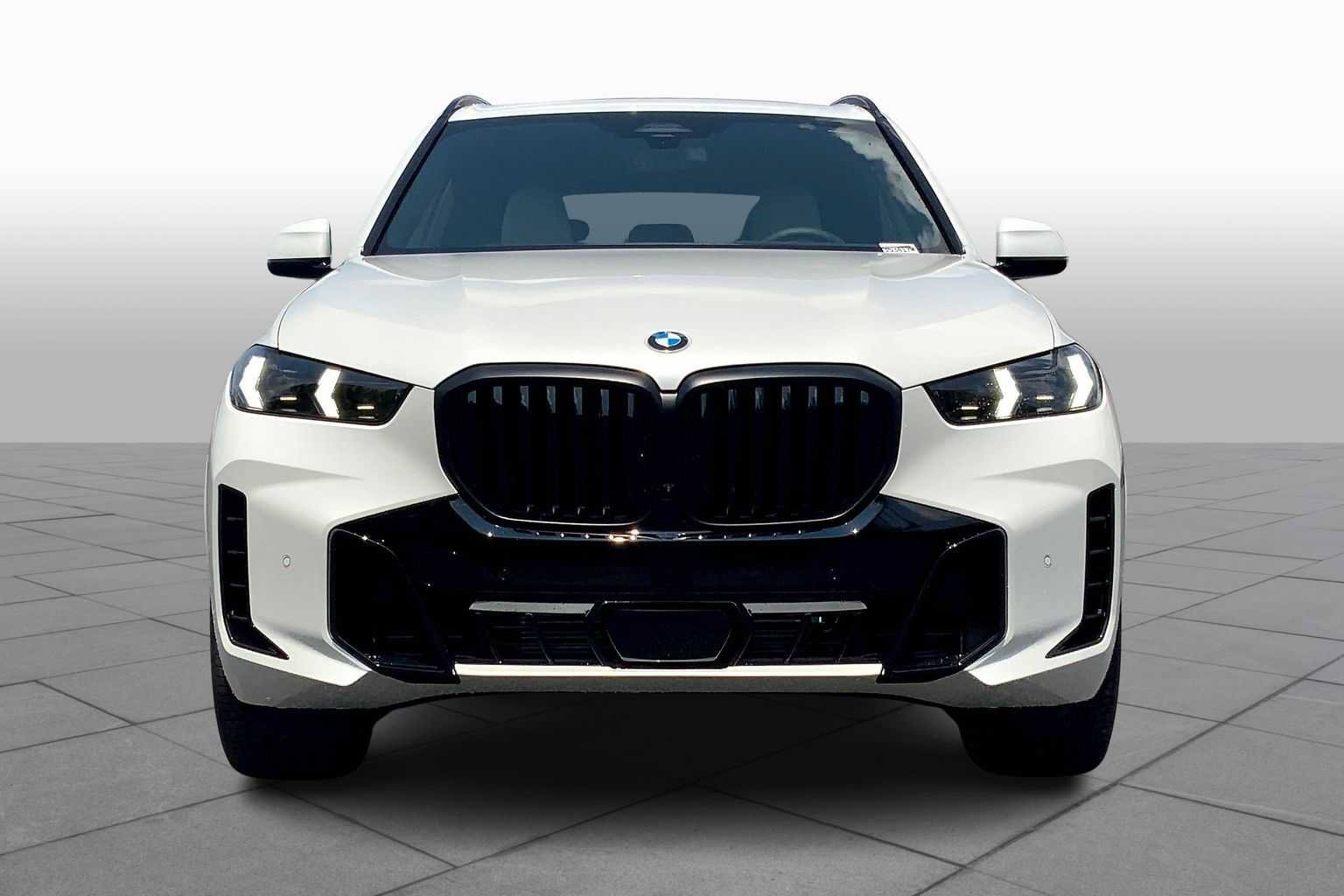 Certified 2026 BMW X5 sDrive40i w/ M Sport Package RWD image 3