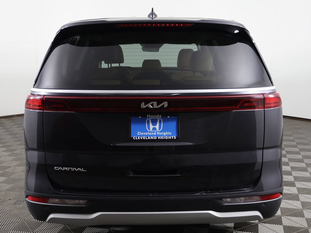 Used 2023 Kia Carnival LX FWD image 13