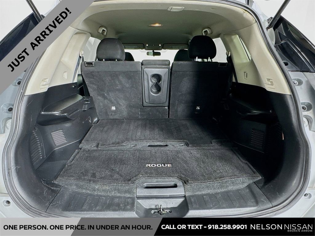 Used 2015 Nissan Rogue SV FWD image 23