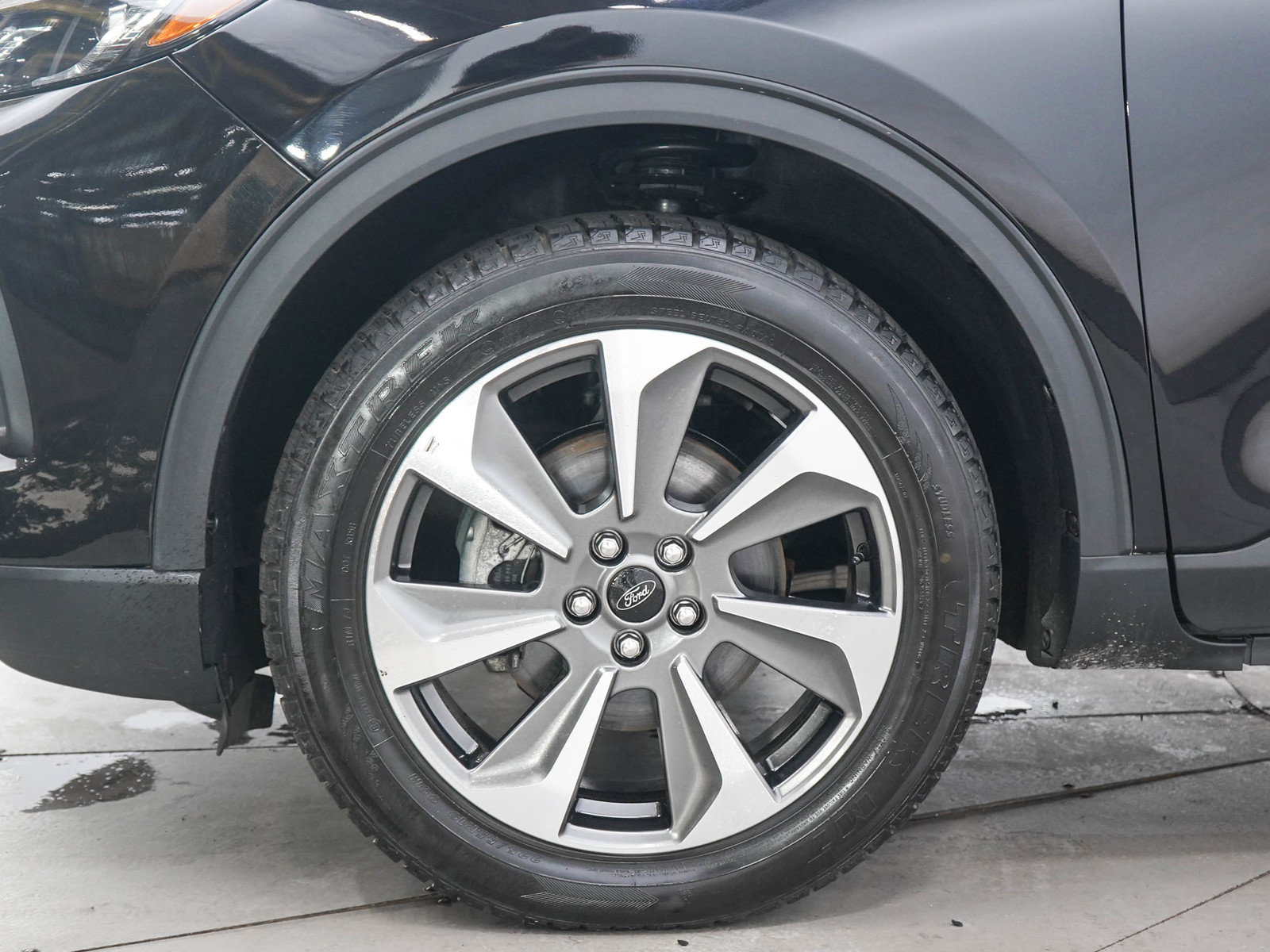 Used 2025 Ford Escape Platinum AWD/4WD image 29