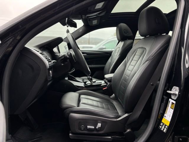 Used 2024 BMW X4 xDrive30i w/ Premium Package AWD/4WD image 16