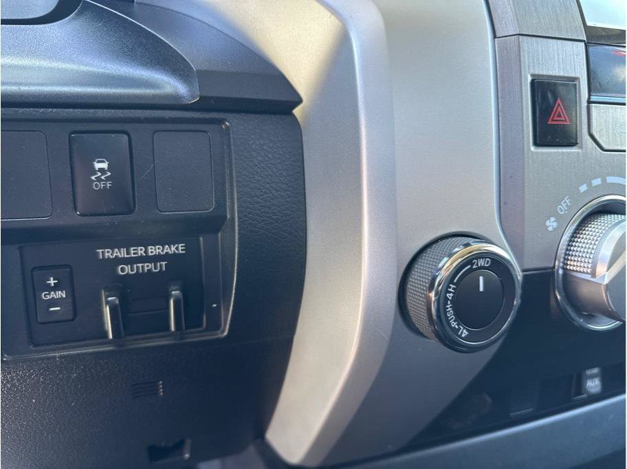 Used 2019 Toyota Tundra SR5 AWD/4WD image 28