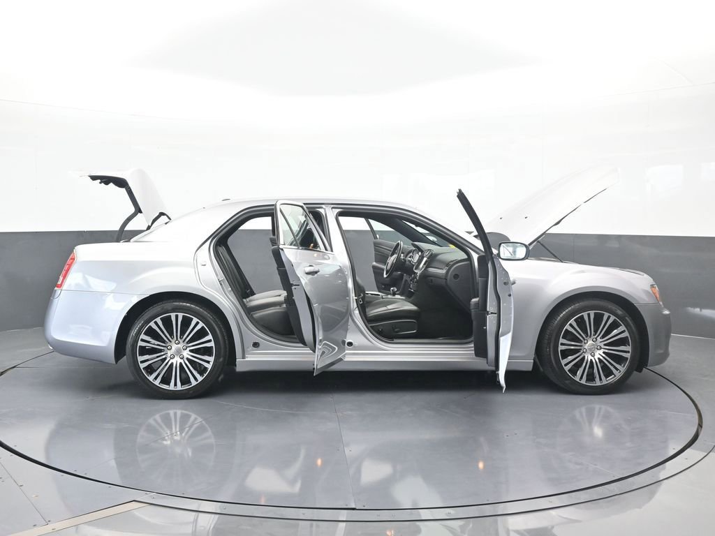 Used 2014 Chrysler 300 S image 69