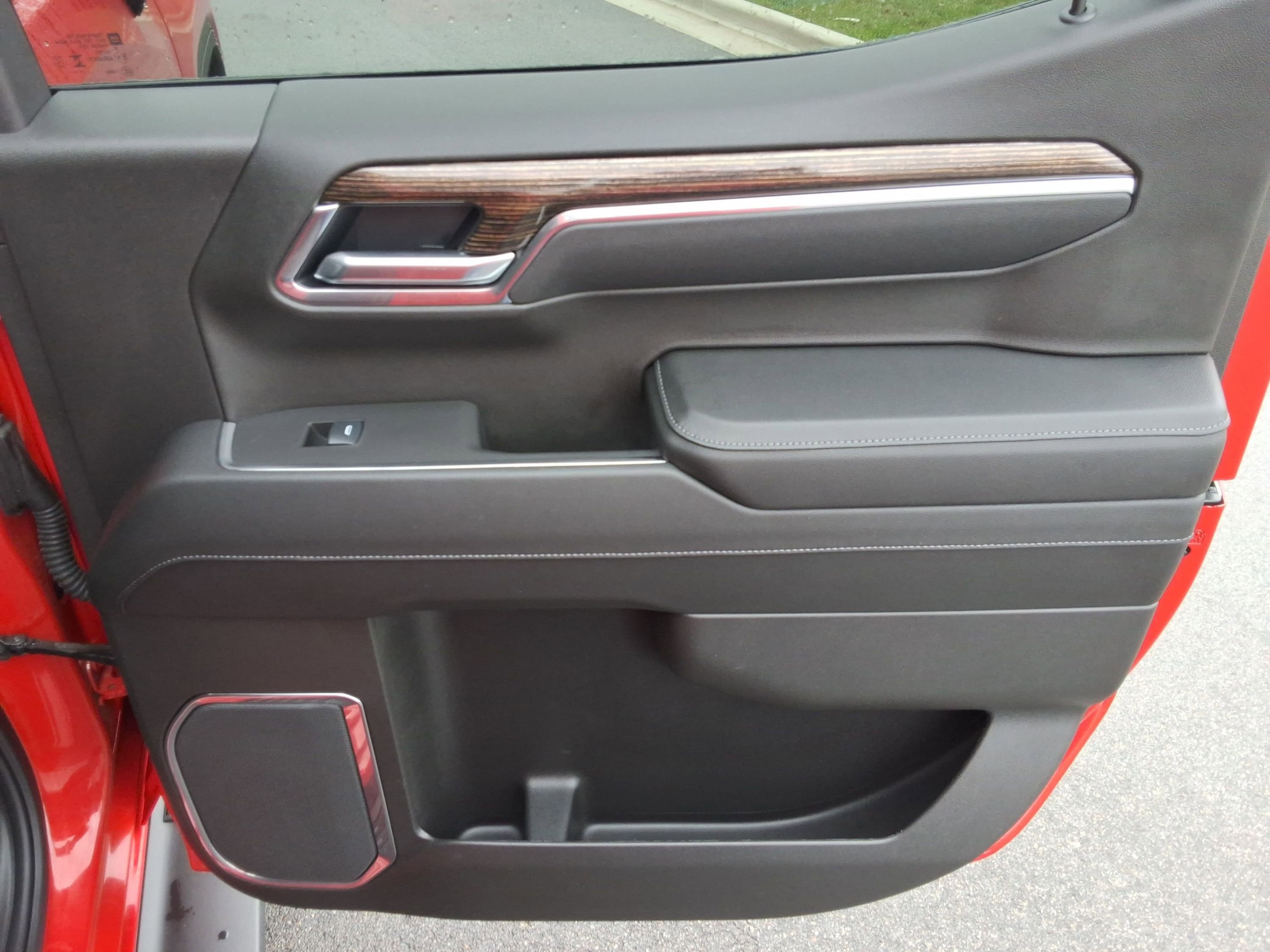 Used 2025 GMC Sierra 1500 Elevation w/ LPO, Elevation Black Package image 24