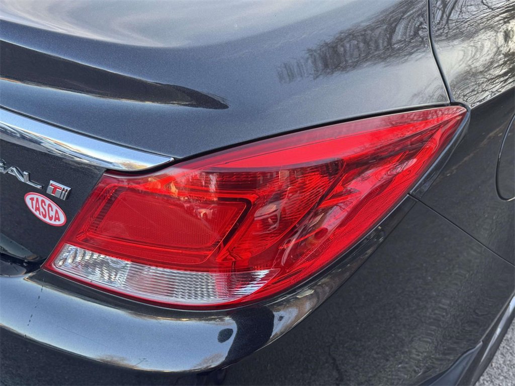 Used 2013 Buick Regal Premium image 9