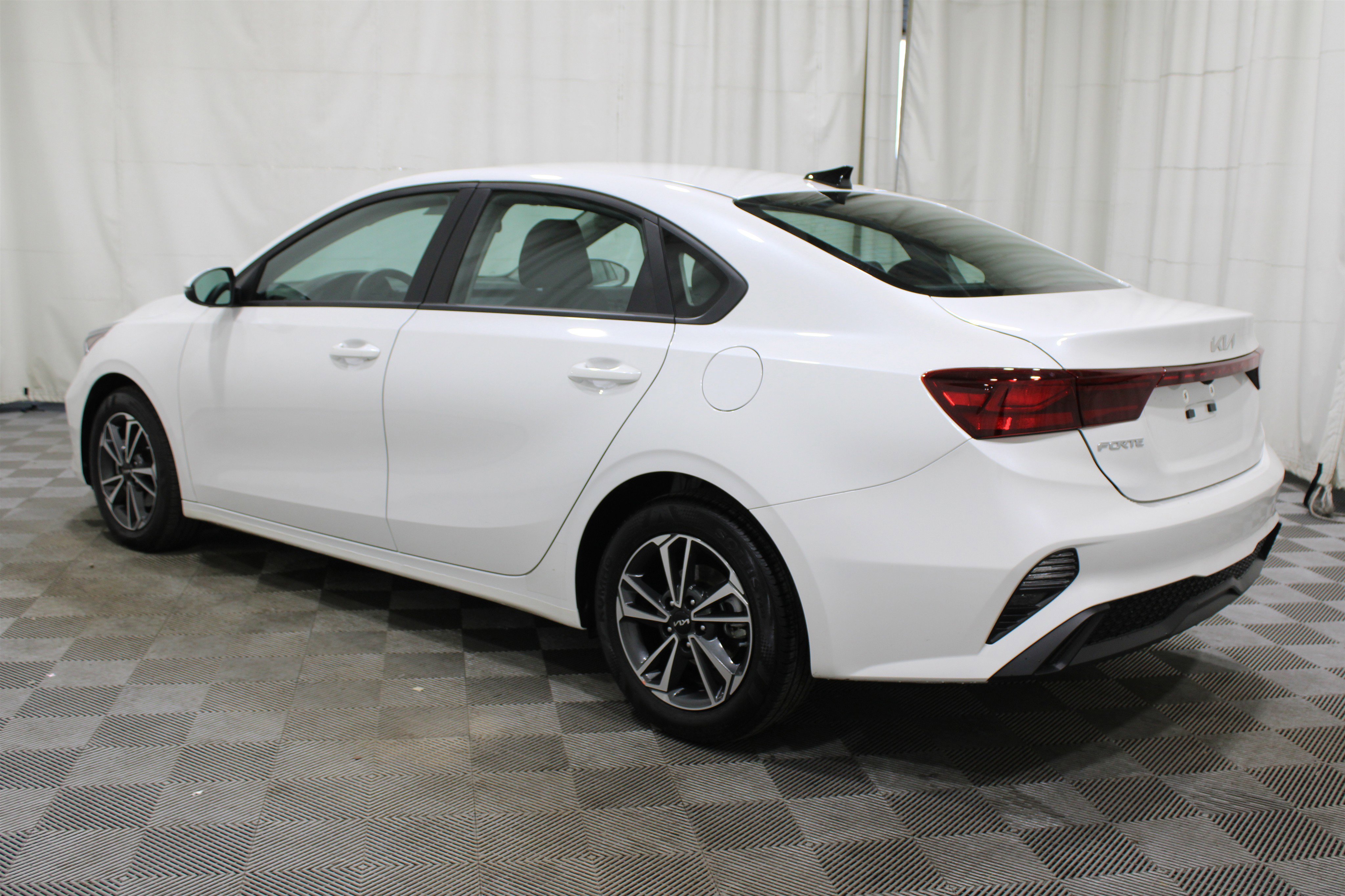 Used 2023 Kia Forte LXS w/ LXS Technology Package FWD image 29