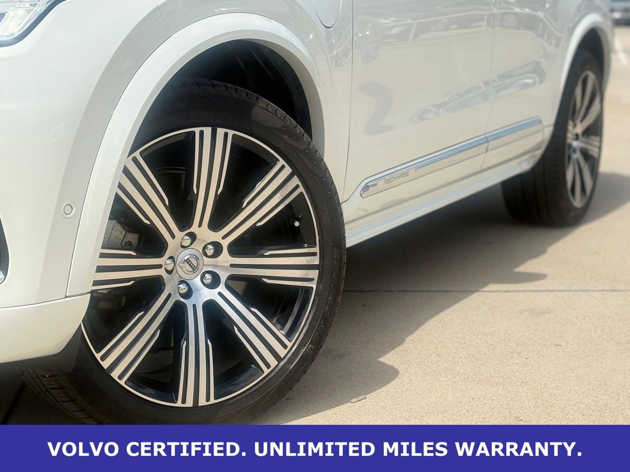 Certified 2024 Volvo XC90 T8 Plus w/ Protection Package AWD/4WD image 11