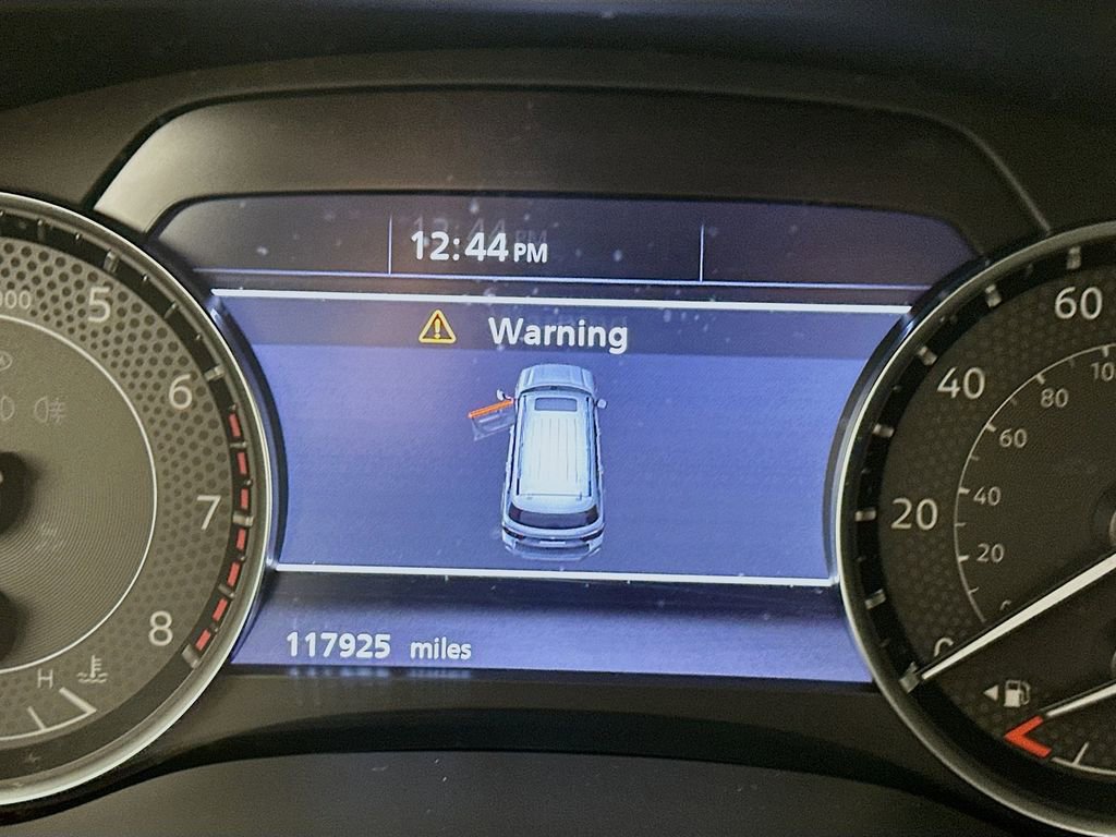 Used 2021 Nissan Armada SL w/ Captain's Chairs Package image 12