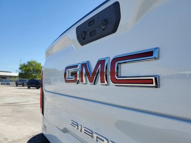 New 2026 GMC Sierra 1500 SLT image 7