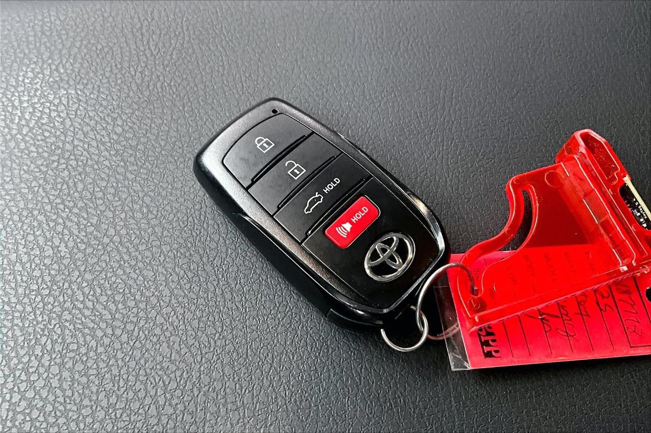Used 2025 Toyota Camry LE FWD image 35