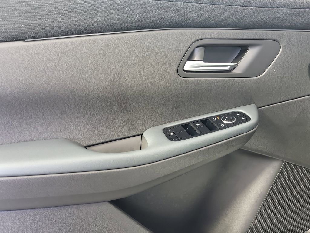 New 2026 Nissan Leaf SV+ w/ Floor Mat Package (SV+) image 8