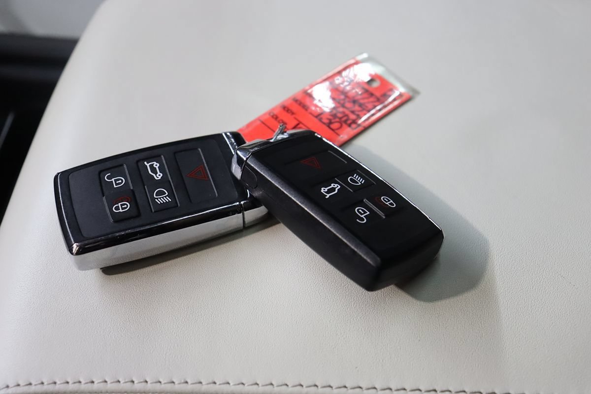 Used 2023 Land Rover Defender 130 First Edition AWD/4WD image 63