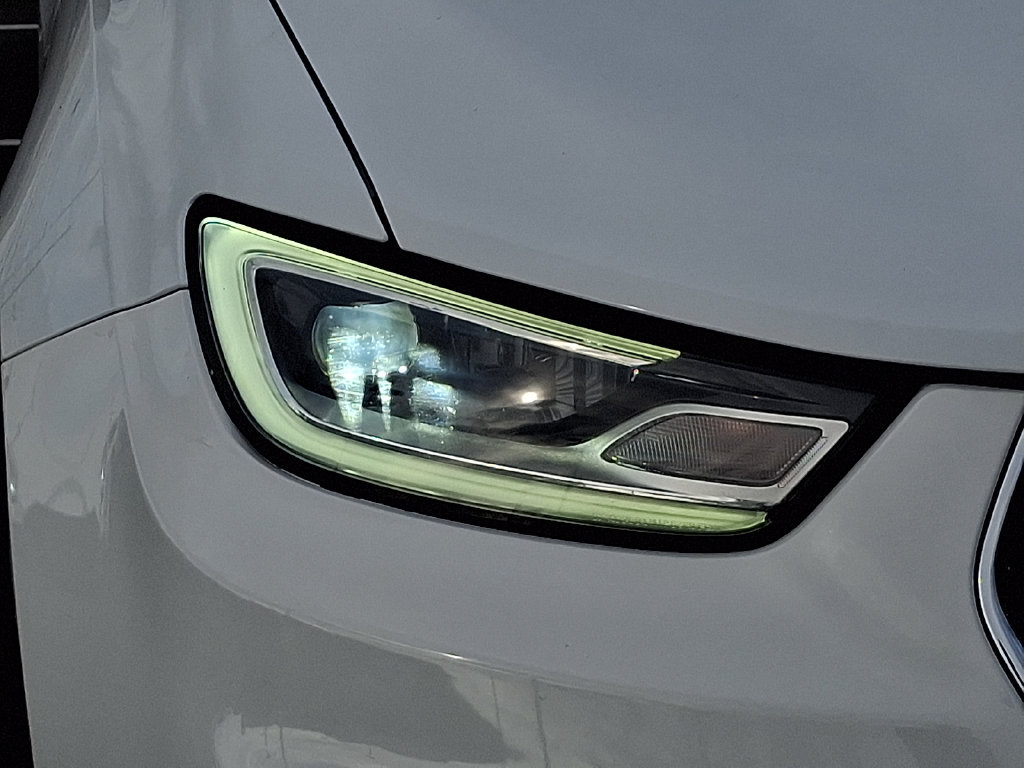 Used 2023 Chrysler Pacifica Touring-L FWD image 9