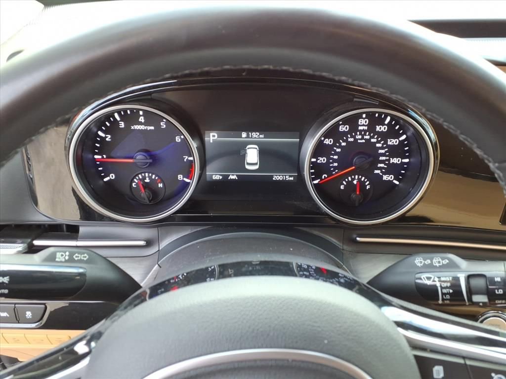 Used 2024 Kia Carnival EX image 19