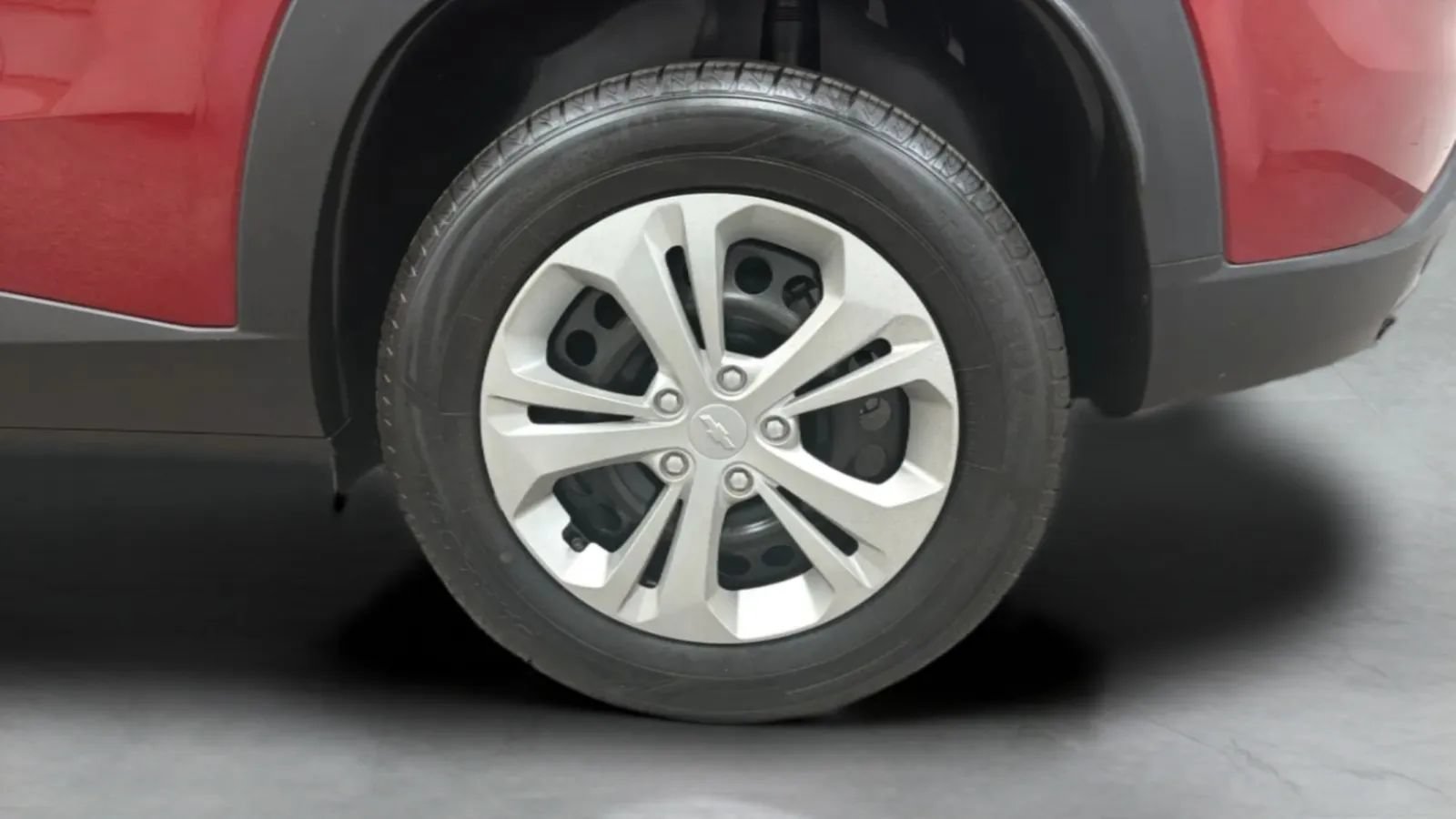 Used 2025 Chevrolet Trax LS FWD image 26