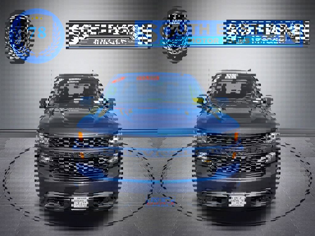 Used 2020 Chevrolet Silverado 1500 Custom w/ Custom Value Package image 3