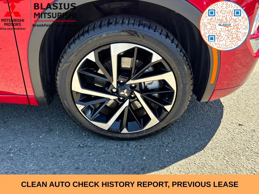 Used 2023 Mitsubishi Outlander SEL AWD/4WD image 3