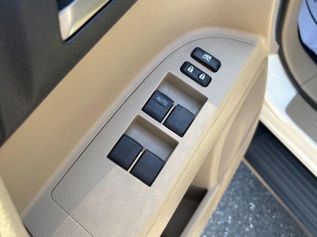 Used 2012 Toyota Highlander 4WD w/ Tech Pkg image 13