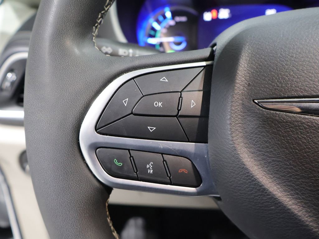 Certified 2024 Chrysler Pacifica Select image 40