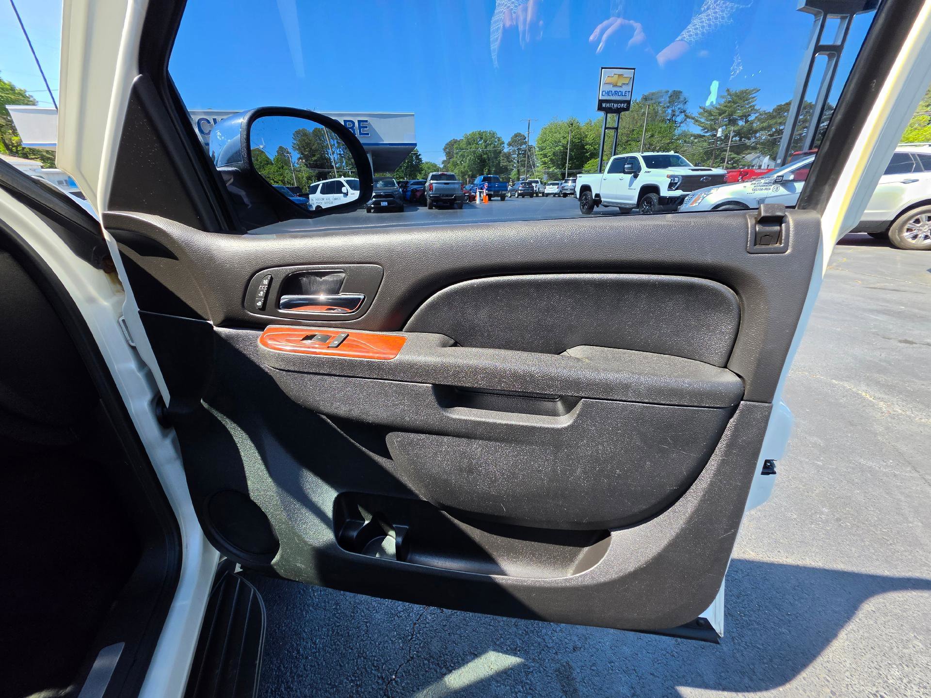 Used 2012 Chevrolet Avalanche LTZ AWD/4WD image 14