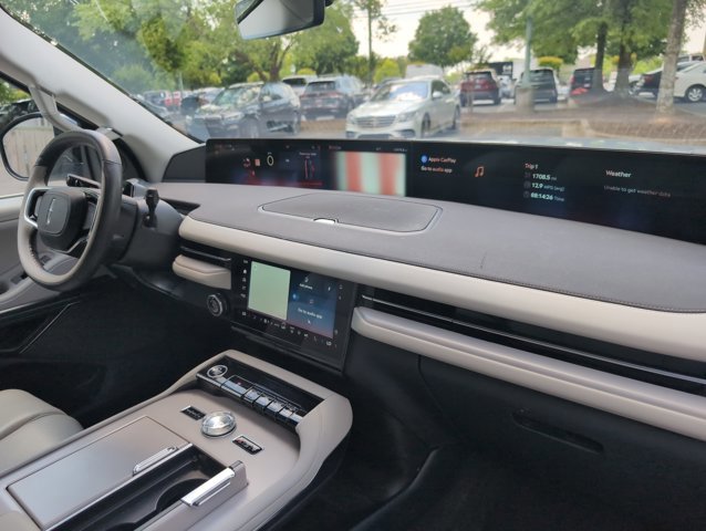 Used 2025 Lincoln Navigator L Reserve image 25