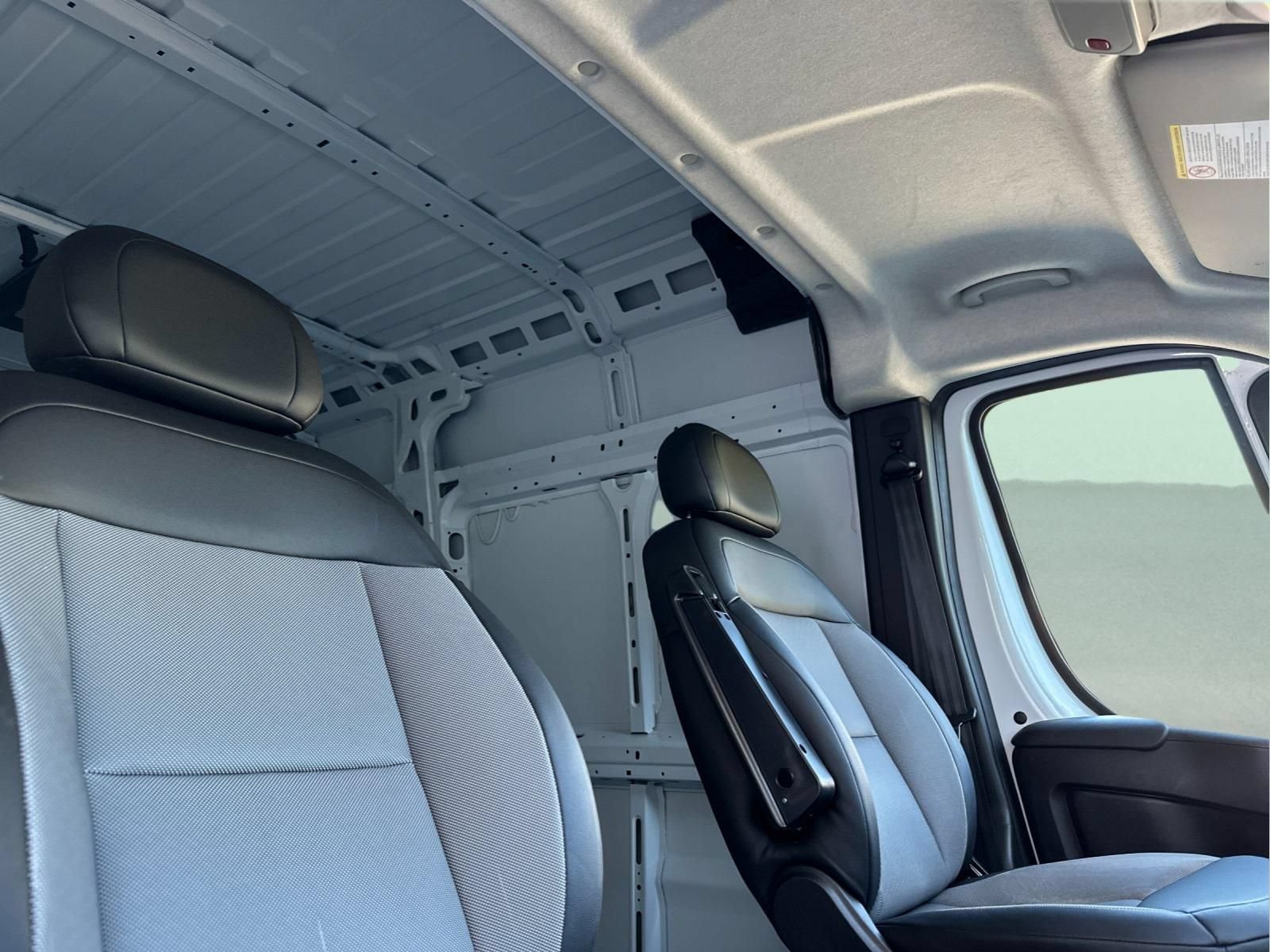 Used 2026 RAM ProMaster 2500 w/ Convenience Group FWD image 17