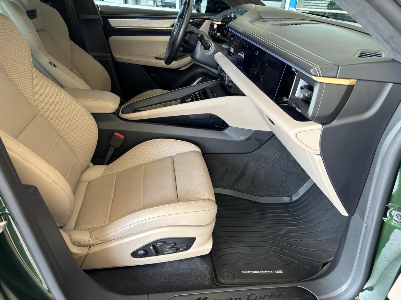 Used 2024 Porsche Macan Turbo Electric image 30
