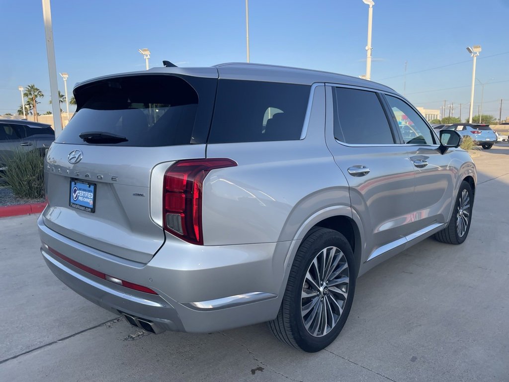 Used 2024 Hyundai Palisade Calligraphy image 3