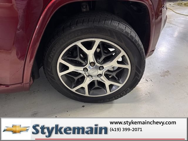 Used 2019 Jeep Grand Cherokee Overland AWD/4WD image 29