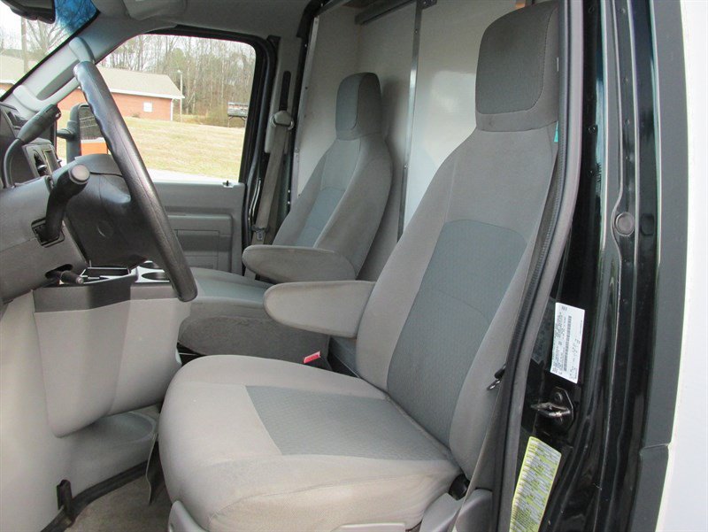 Used 2016 Ford E-350 and Econoline 350 Super Duty RWD image 6