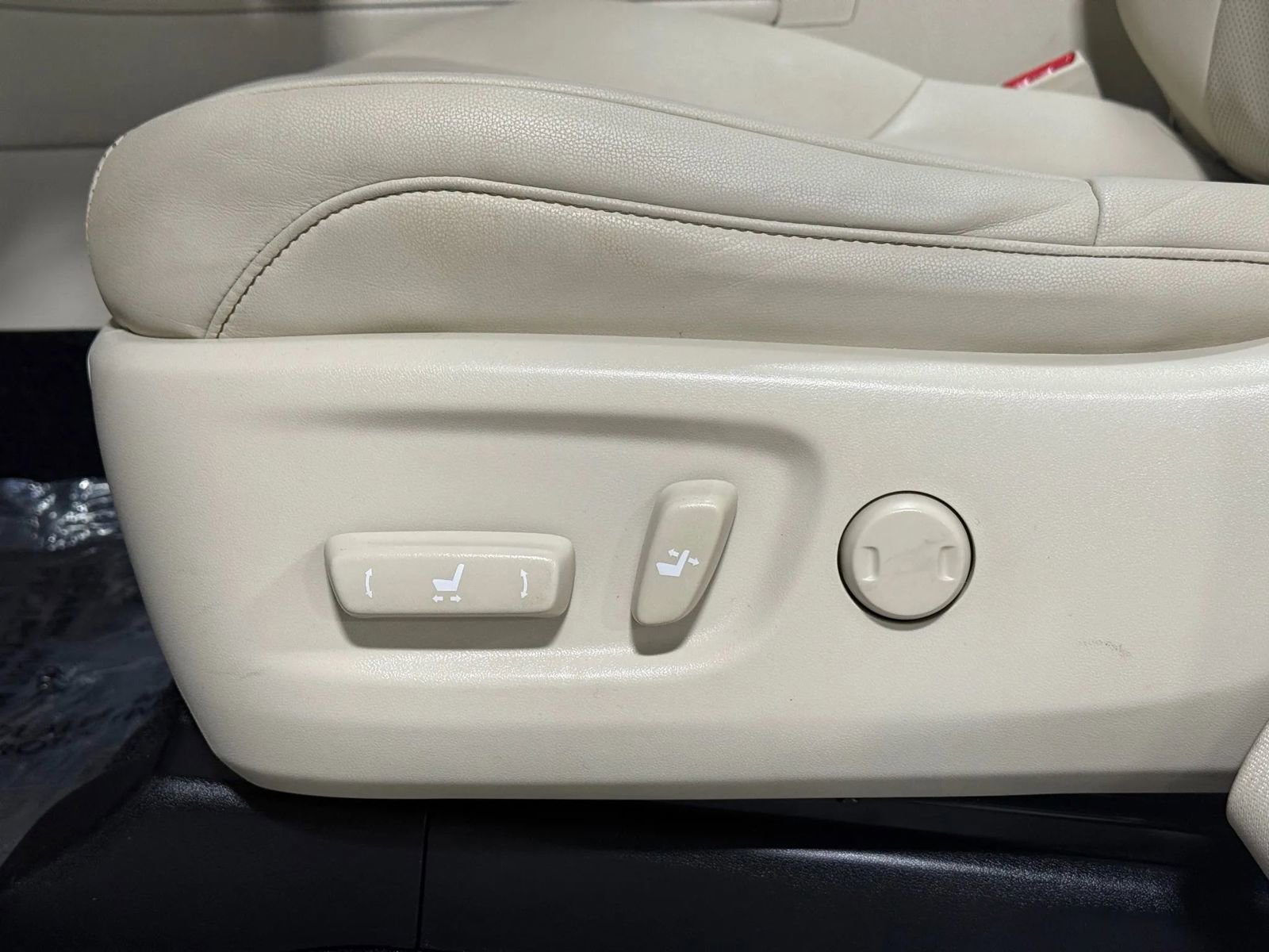 Used 2020 Lexus GX 460 Premium w/ Premium Package image 13