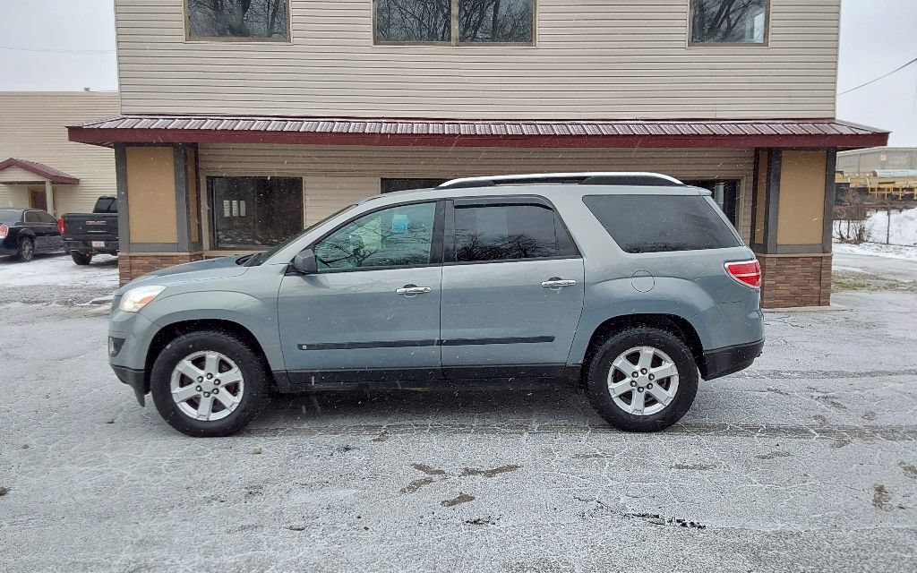 Used 2008 Saturn Outlook XE FWD image 1