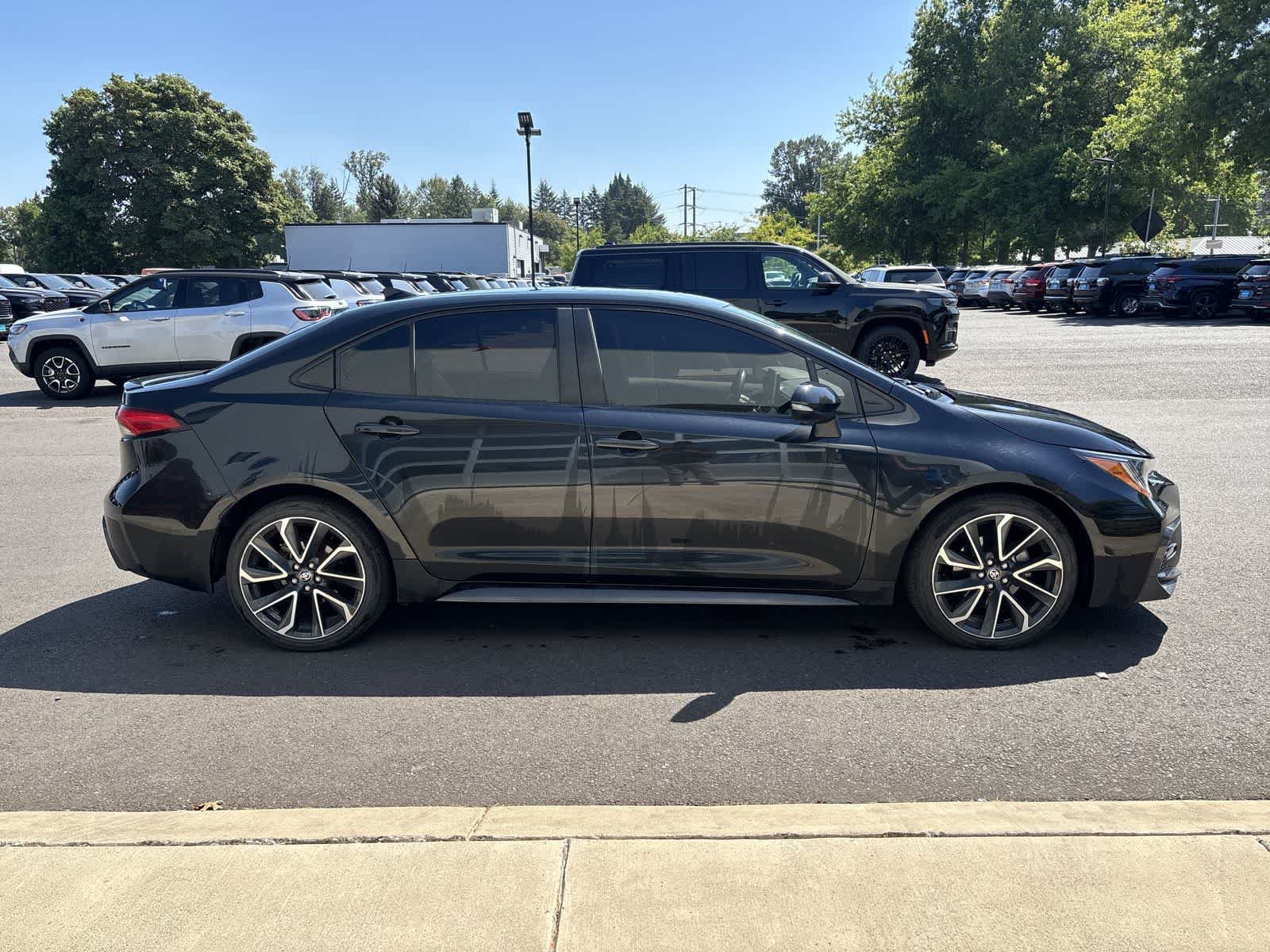 Used 2020 Toyota Corolla XSE FWD image 5
