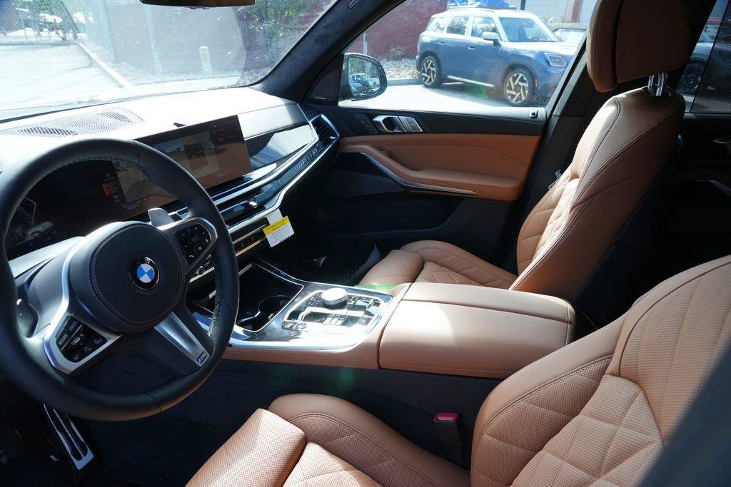 Used 2027 BMW X7 xDrive40i w/ M Sport Package AWD/4WD image 9