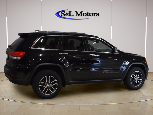 Used 2018 Jeep Grand Cherokee Limited AWD/4WD image 2